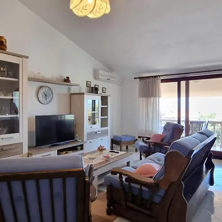 Ely Apartment