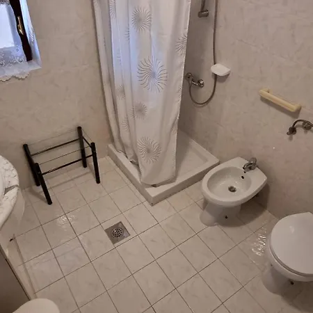 Ely Apartment *